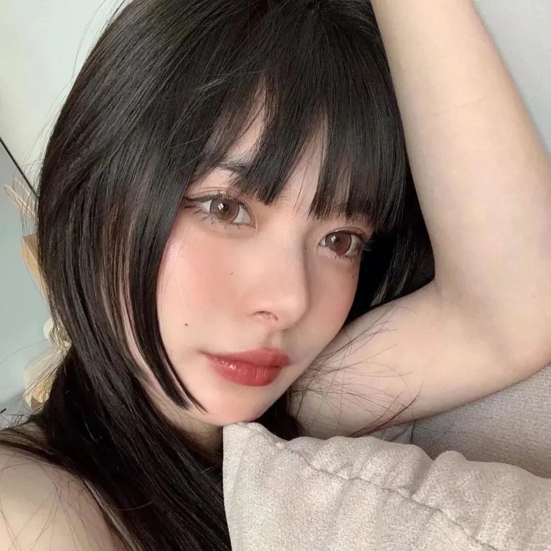 坐在门口的幽灵